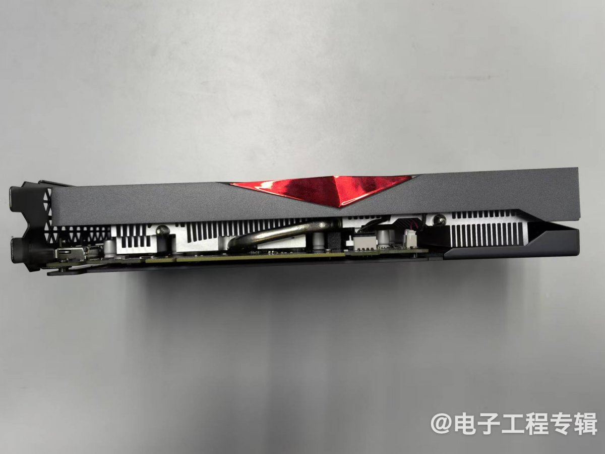 拆解:老黄精湛刀法,游戏甜品显卡一探究竟(图6) 拆解:老黄精湛刀法,游戏甜品显卡一探究竟(图6)