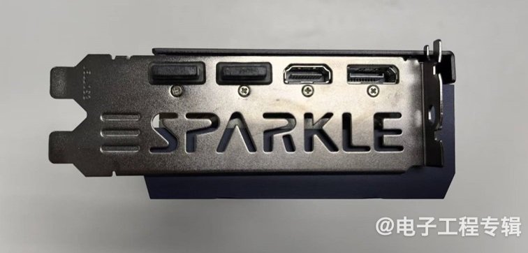 Intel顶配游戏显卡拆解，里面长什么样？(图7)