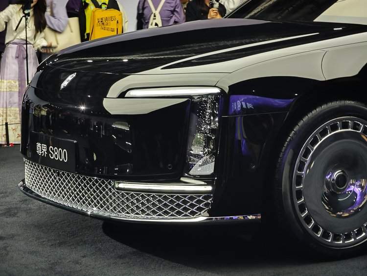 非凡大师蓝金智能腕表与尊界S800豪华座驾解析(图10)