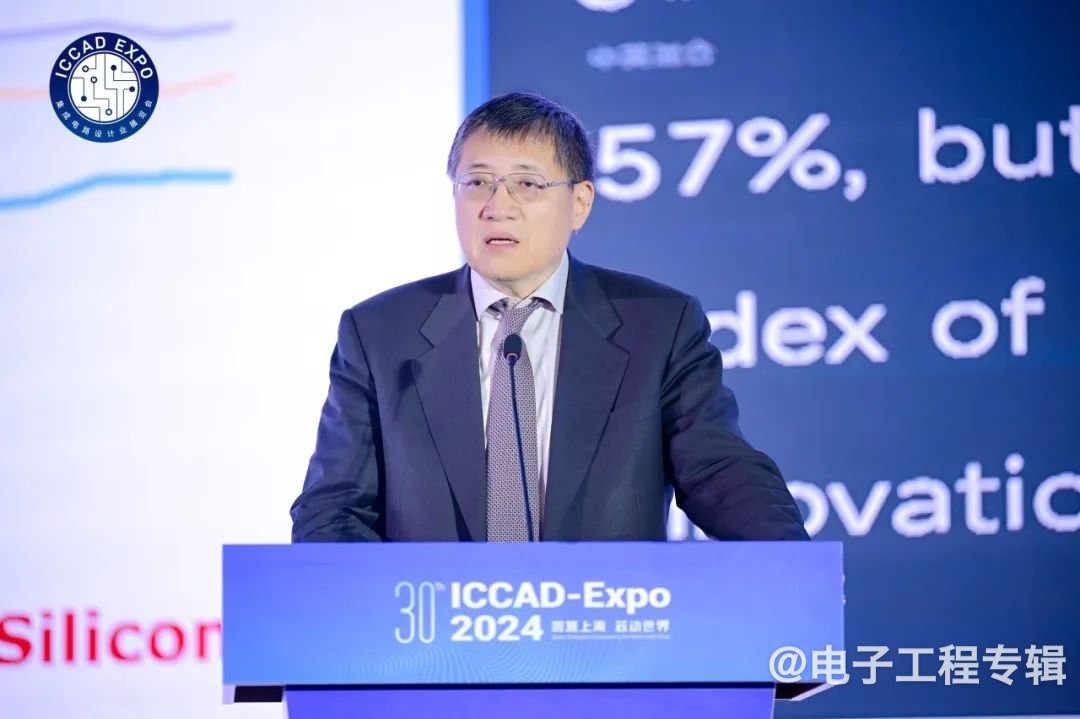 芯原推Chiplet智驾芯片平台 助力国产汽车芯片突破算力瓶颈(图1) 芯原推Chiplet智驾芯片平台 助力国产汽车芯片突破算力瓶颈(图1)